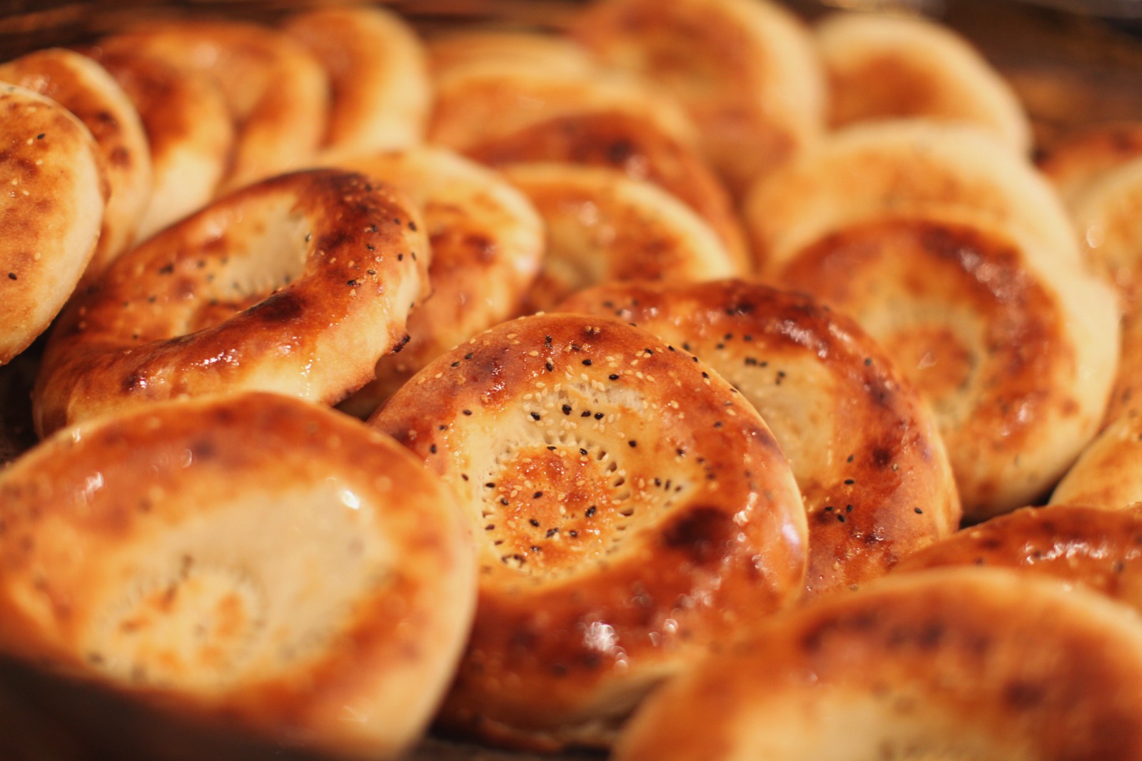 Знаменитый кашгарский хлеб продается на расхват