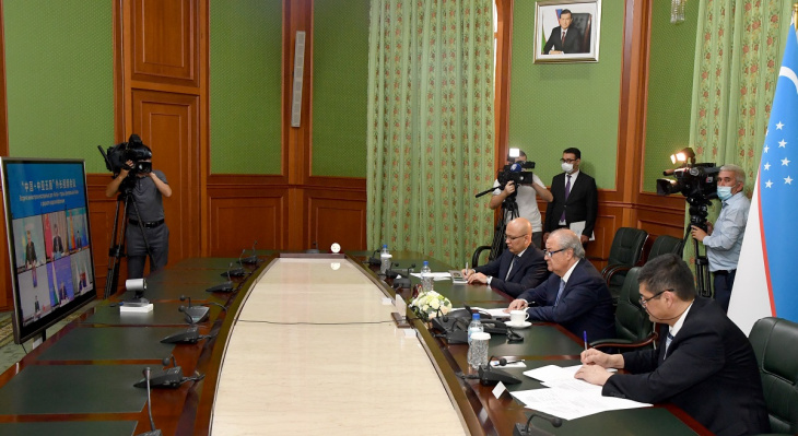 {Наши соседи}Узбекистан в рамках первой министерской встречи 