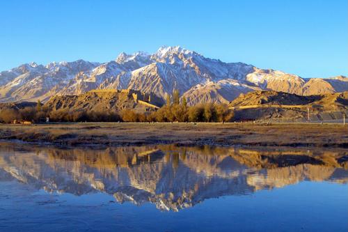 На Памирском нагорье воздух и вода стали чистыми