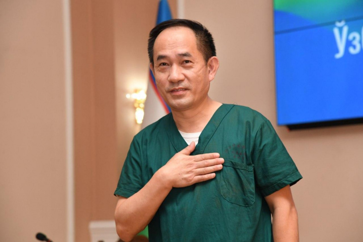 [Наши соесди ] 42 тысячи врачей не заразились ковидом в Ухане благодаря народной медицине – китайский врач, приехавший в Узбекистан