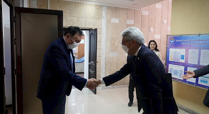 Глава ГКС КР и посол Японии обсудили вопросы сотрудничества