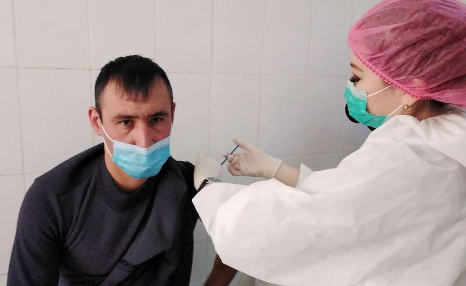 Испытания китайской вакцины от COVID завершатся в Узбекистане в 2022 году