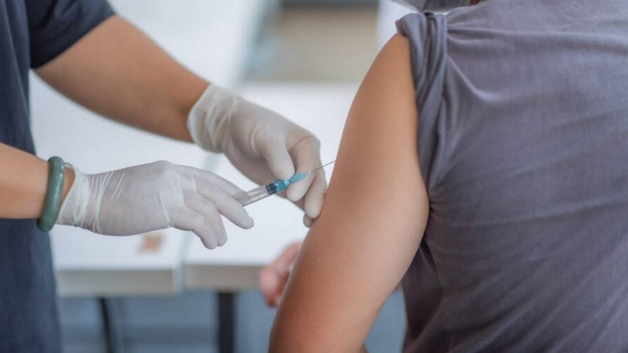Казахстанскую вакцину испытают на трех тысячах добровольцах