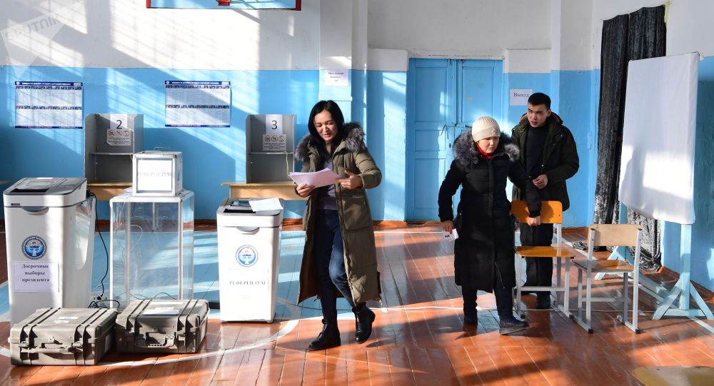 На 10:00 проголосовали почти 100 тысяч избирателей в Кыргызстане