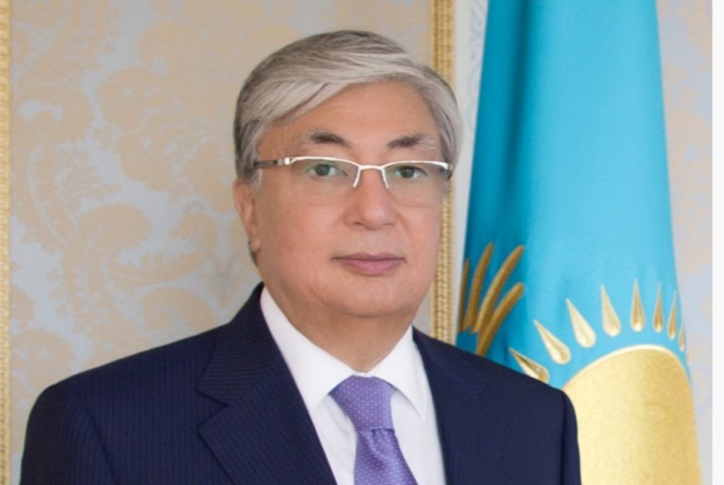 Токаев поздравил Жапарова с победой на выборах президента КР и пригласил с визитом в Казахстан