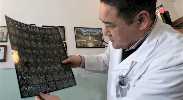 Проректор Медакадемии провел сложнейшие операции пациентам с гигантскими опухолями головного мозга