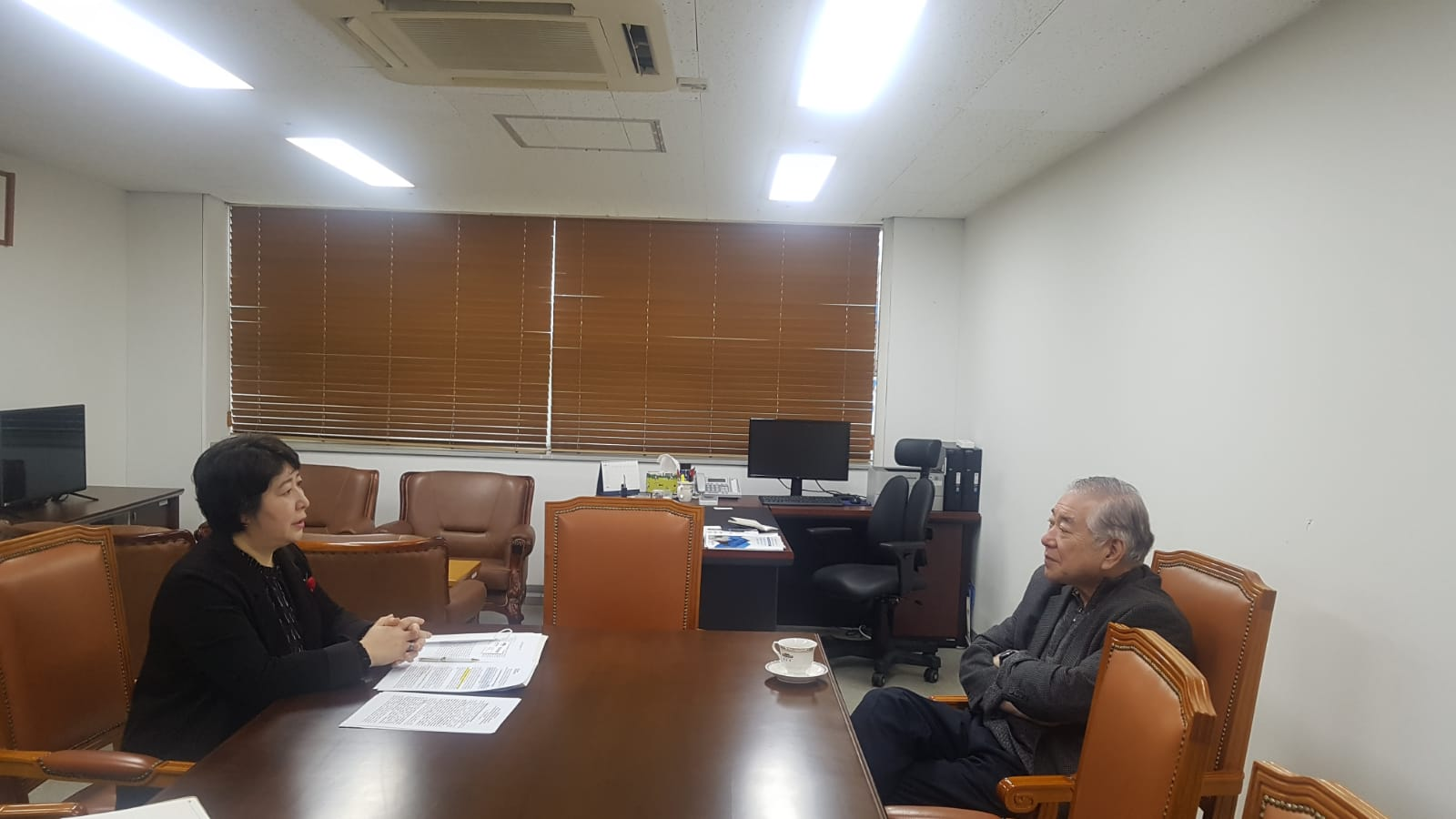 Посол КР в Корее обсудила вопрос упрощения въезда в ЮК гражданам КР