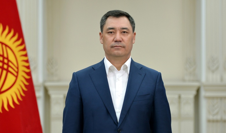КР Президенти Садыр Жапаров кыргызстандыктарды Ата Мекенди коргоочулардын күнү менен куттуктады