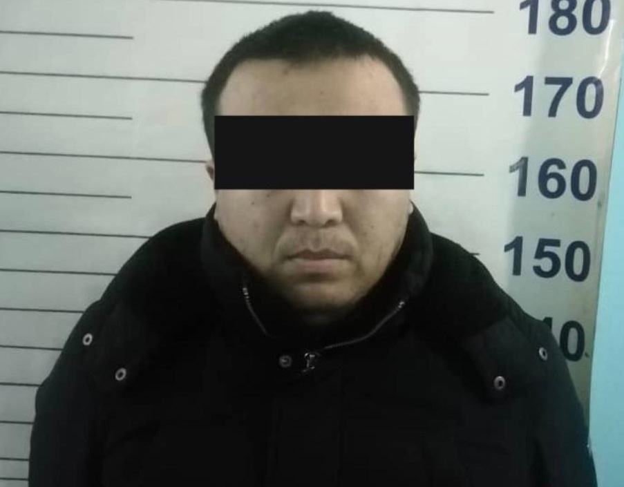 В Бишкеке задержали мужчину обманным путем завладевшего пятью квартирами жертвы
