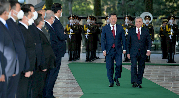 В Ташкенте состоялась церемония официальной встречи президентов Кыргызстана и Узбекистана
