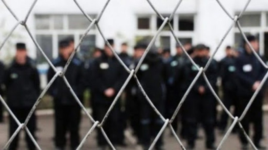Президент Узбекистана помиловал 140 осужденных
