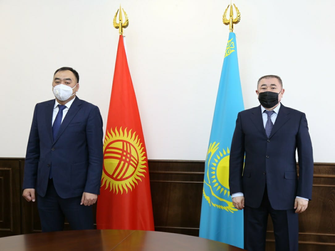 Министры внутренних дел Кыргызстана и Казахстана встретились в Алматы