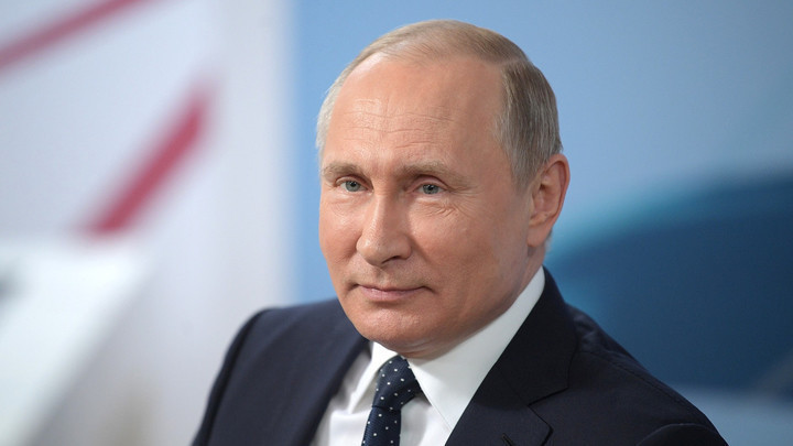 Путин подписал закон о своем праве идти еще на два срока