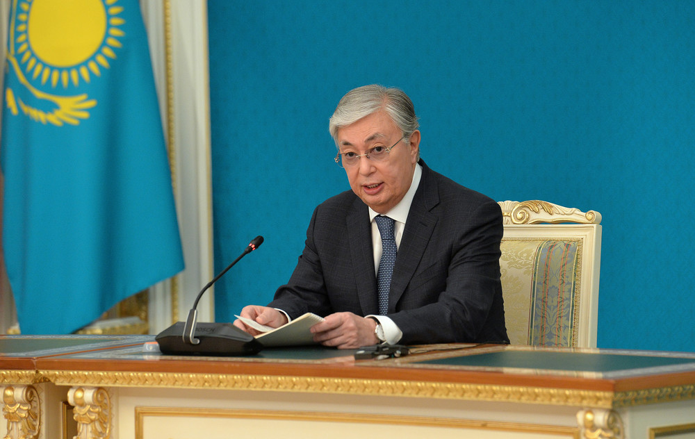 Президент Казахстана Токаев привился от коронавируса «Спутником V»