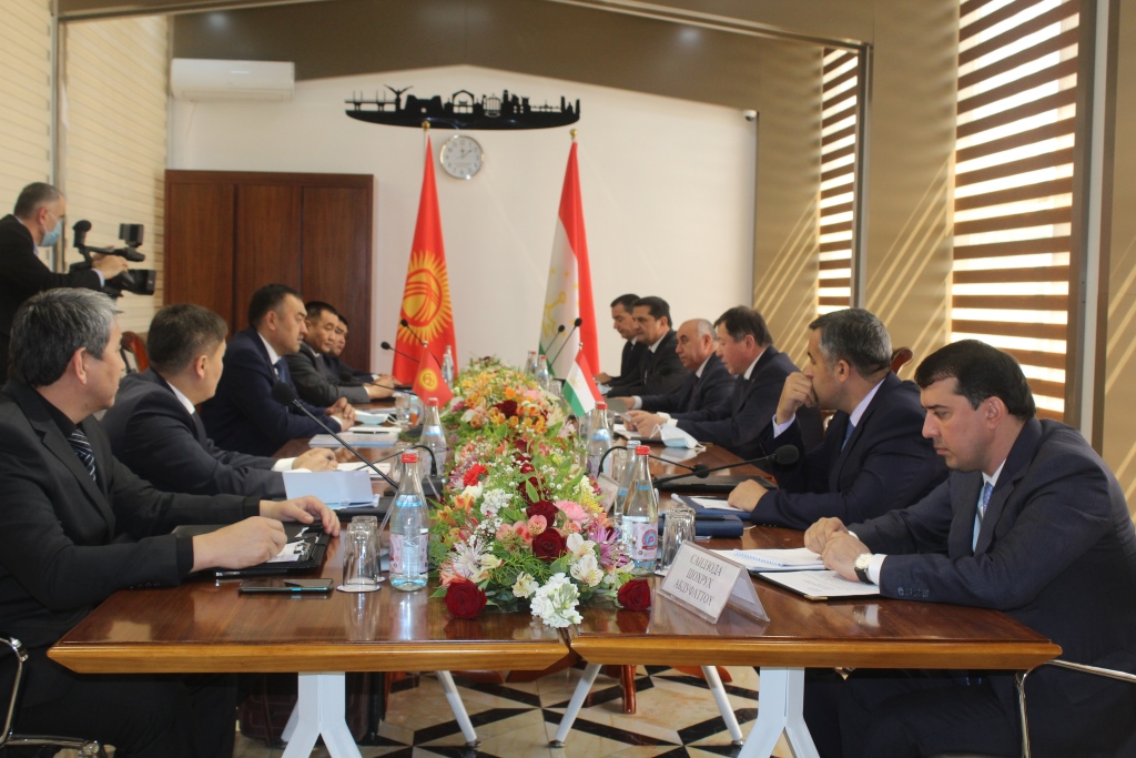 Главы МВД Кыргызстана и Таджикистана обсудили двустороннее сотрудничество