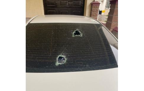 В Кара-Балте обстреляли машину лидера одной из партий