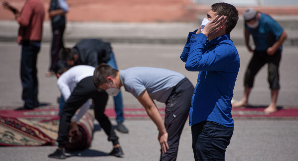 В Бишкеке временно запретили жума намаз