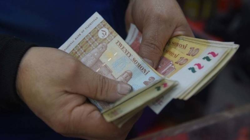В Таджикистане сообщают о дефиците наличных денег