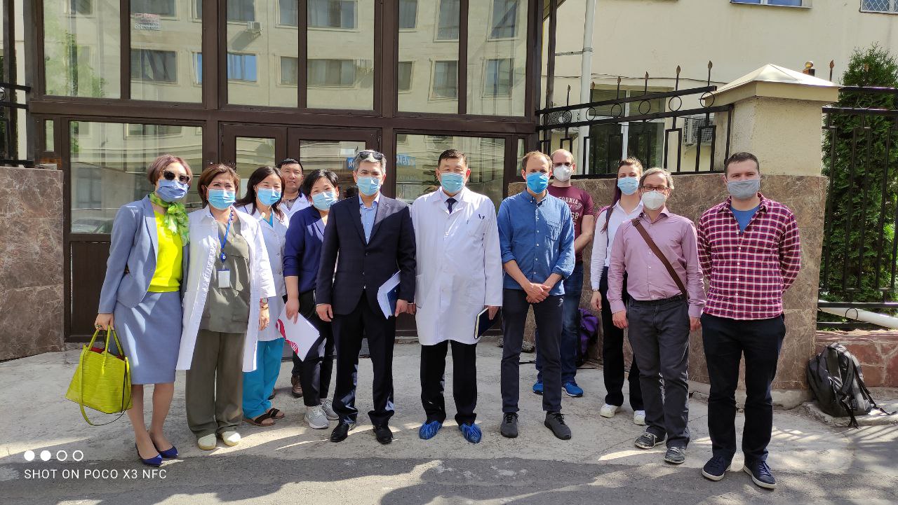 В Бишкек прибыли международные эксперты, чтобы научить выявлять различные вариации COVID-19