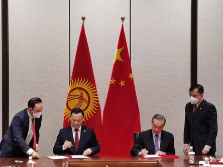 Китай предоставит Кыргызстану грант в $54 миллиона
