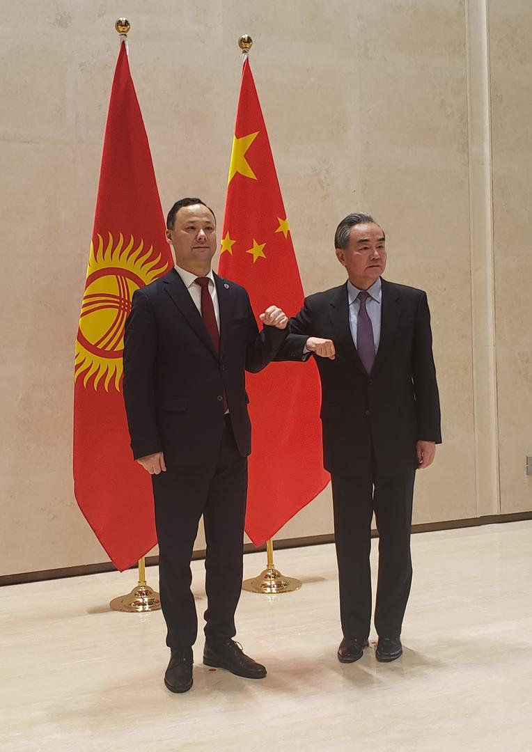 “Кытай Өкмөтү Кыргызстан эли тандап алган өнүгүү жолун урматтайт” - Борбордук Азия-Кытай жолугушуусу ТИМ министрлерин бир арага чогултту