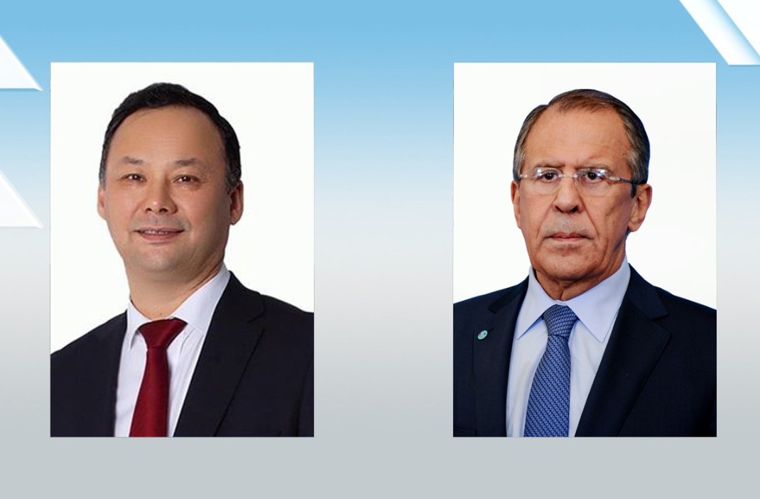 В Душанбе состоялась встреча глав МИД Кыргызстана и России