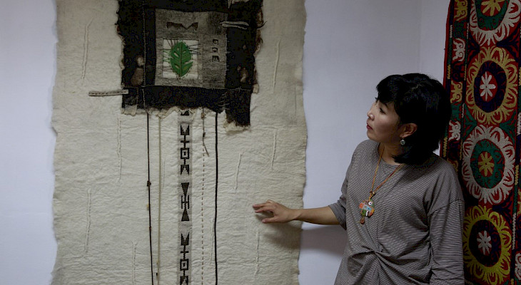 Бишкекская мастерица войлочных изделий о традиционных орнаментах кыргызов